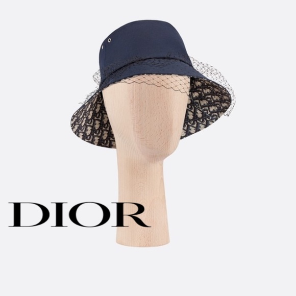 AUTHENTIC Dior Teddy D w/ veil navy bucket hat